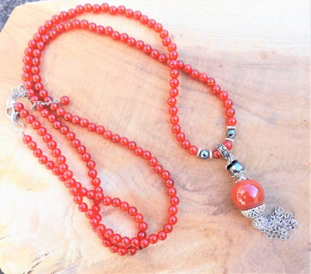 sautoir cornaline grosse perle femme courage créativité amour confiance rouge hématite pompon vannes bretagne catherine péron Carpe diem Bretagne bijoux spirituels depuis 2017