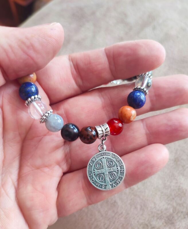 bracelet saint benoit pierre médaille protection pierre naturelle carpe diem bretagne bijoux spirituels artisanal bracelet saint benoit pierre médaille protection pierre naturelle carpe diem bretagne bijoux spirituels artisanal